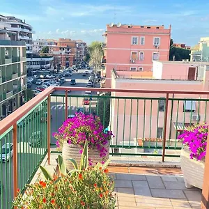 Panoramic And Bright Penthouse Is Waiting For You Appartamento